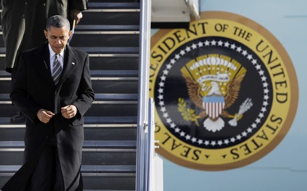 obamaontheplane.jpg
